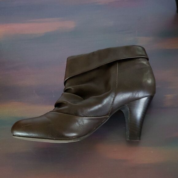 EUC Madden Girl Brown Slouch Booties with Buckle Design Sz 8M - Picture 2 of 7